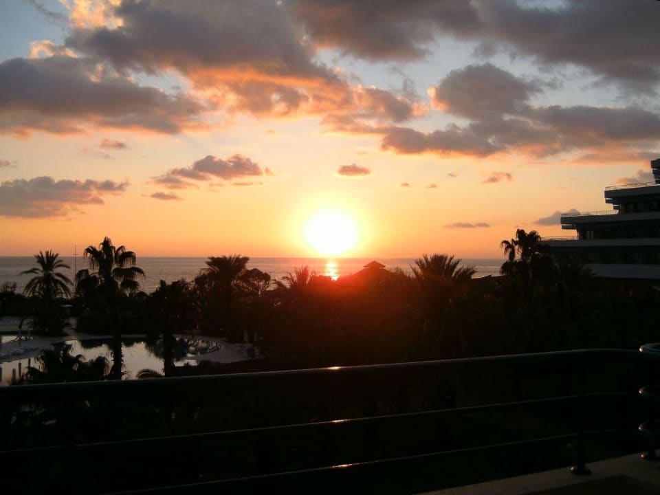 Sonnenuntergang Sunrise Resort Hotel