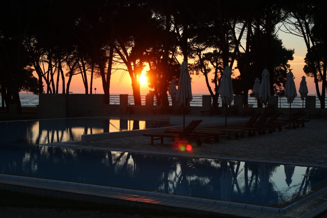 Sonnenuntergang am Pool Falkensteiner Hotel Adriana
