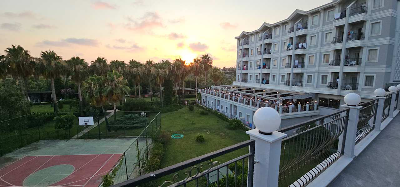 Außenansicht Royal Atlantis Beach Hotel