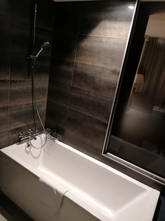 Zimmer Glo Hotel Art