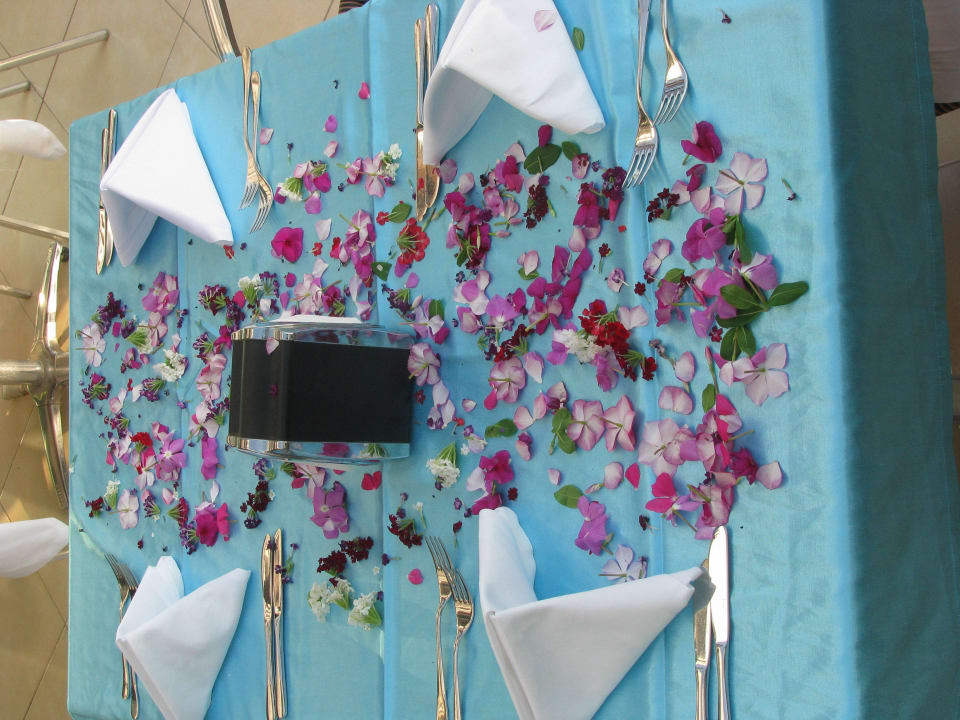 Blumenschmuck zum Abschied Roma Beach Resort & Spa 16+ Adult Only