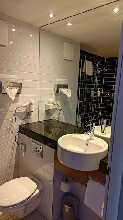 Zimmer Holiday Inn Express Friedrichshafen