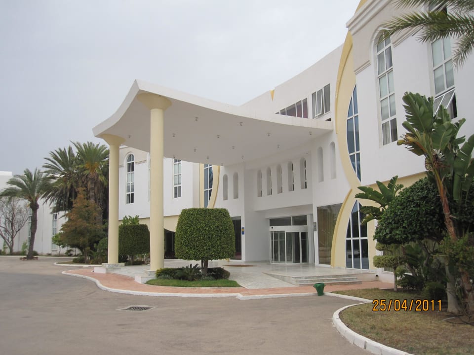 Eingang des Hotels Ruspina Beach Resort