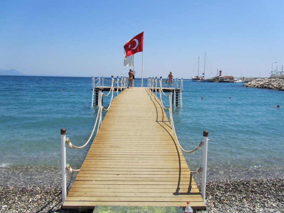 Holzsteg mit Plattform İmperial Turkiz Resort Hotel
