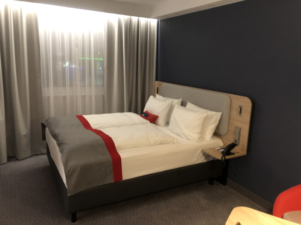 Zimmer Holiday Inn Express Ringsheim