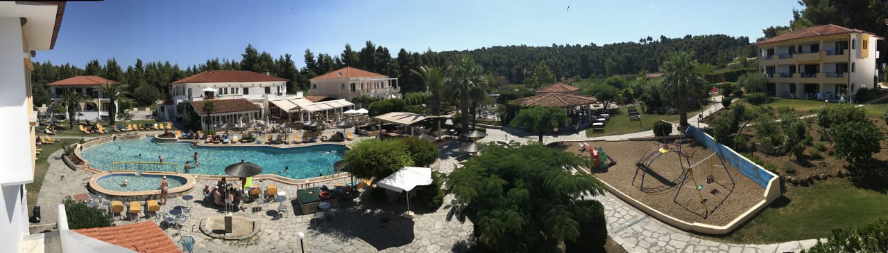 Außenansicht Hotel Chrousso Village