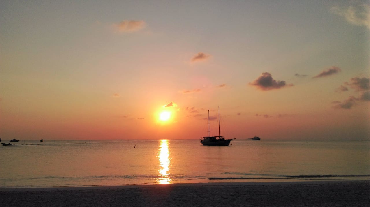 Sonnenuntergang Meeru Maldives Resort Island