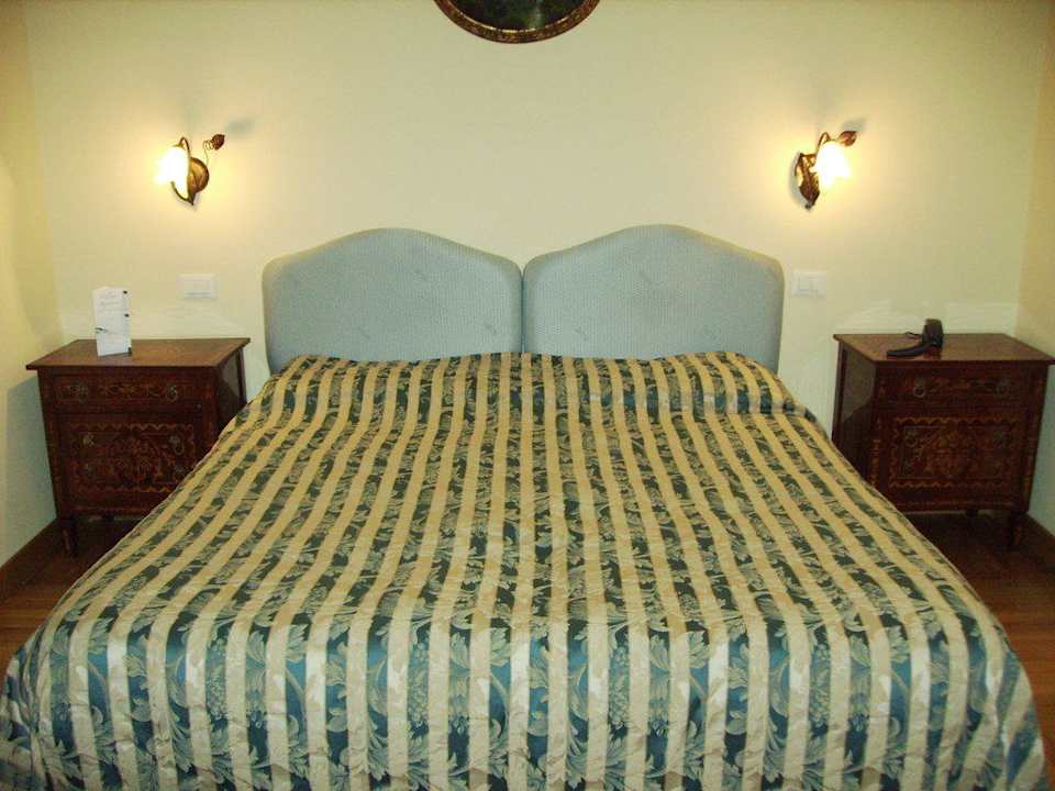 Großes Bett Welcome Piram Hotel