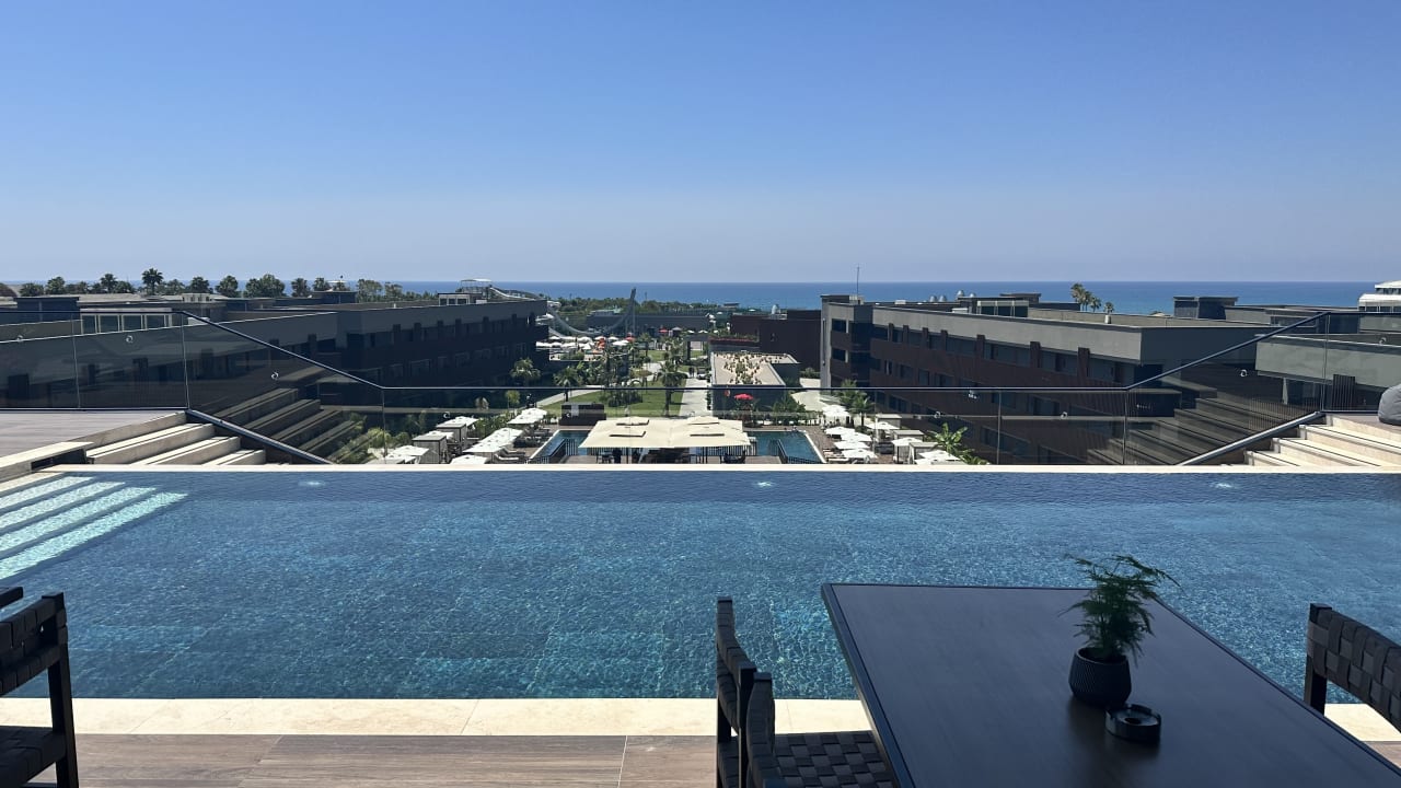 Pool Jacaranda Luxury Resort