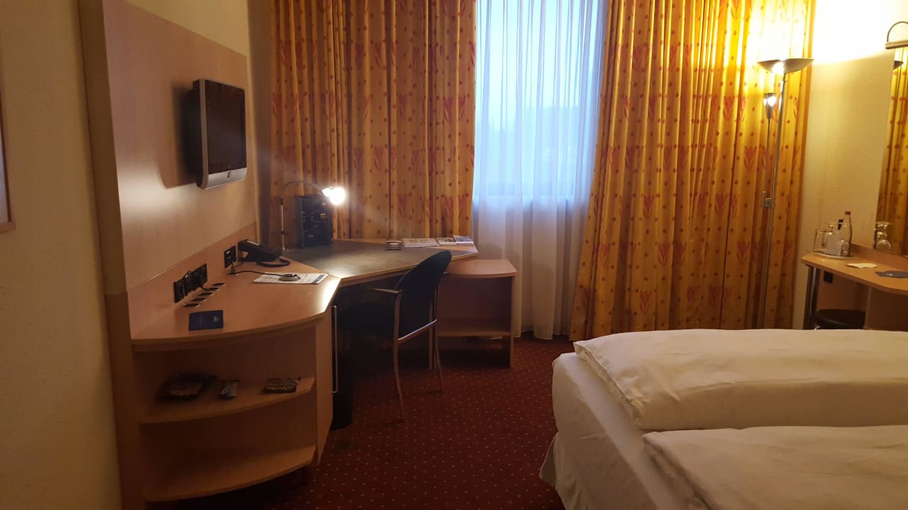 Schreibtisch  Hotel NH Oberhausen