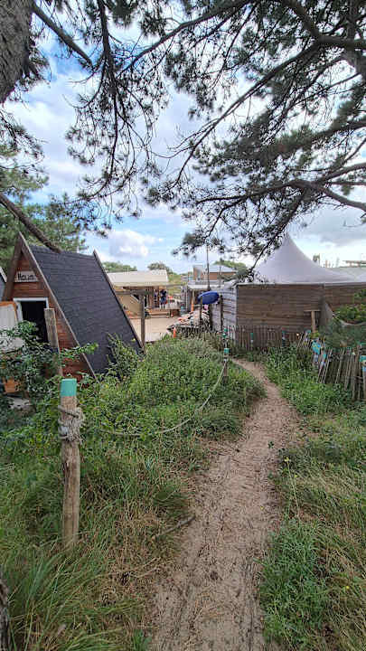 Außenansicht Surfana Surf & Beach Hostel Bloemendaal