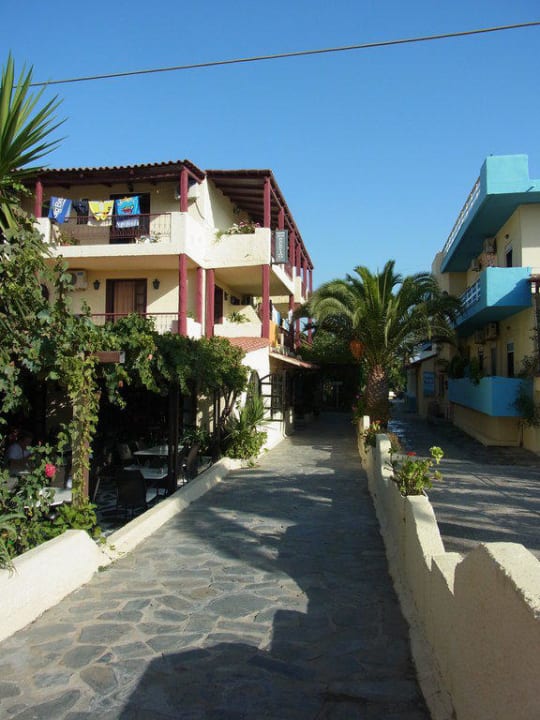 Haupthaus - Restaurant HARPIN Happy Days Beach Hotel