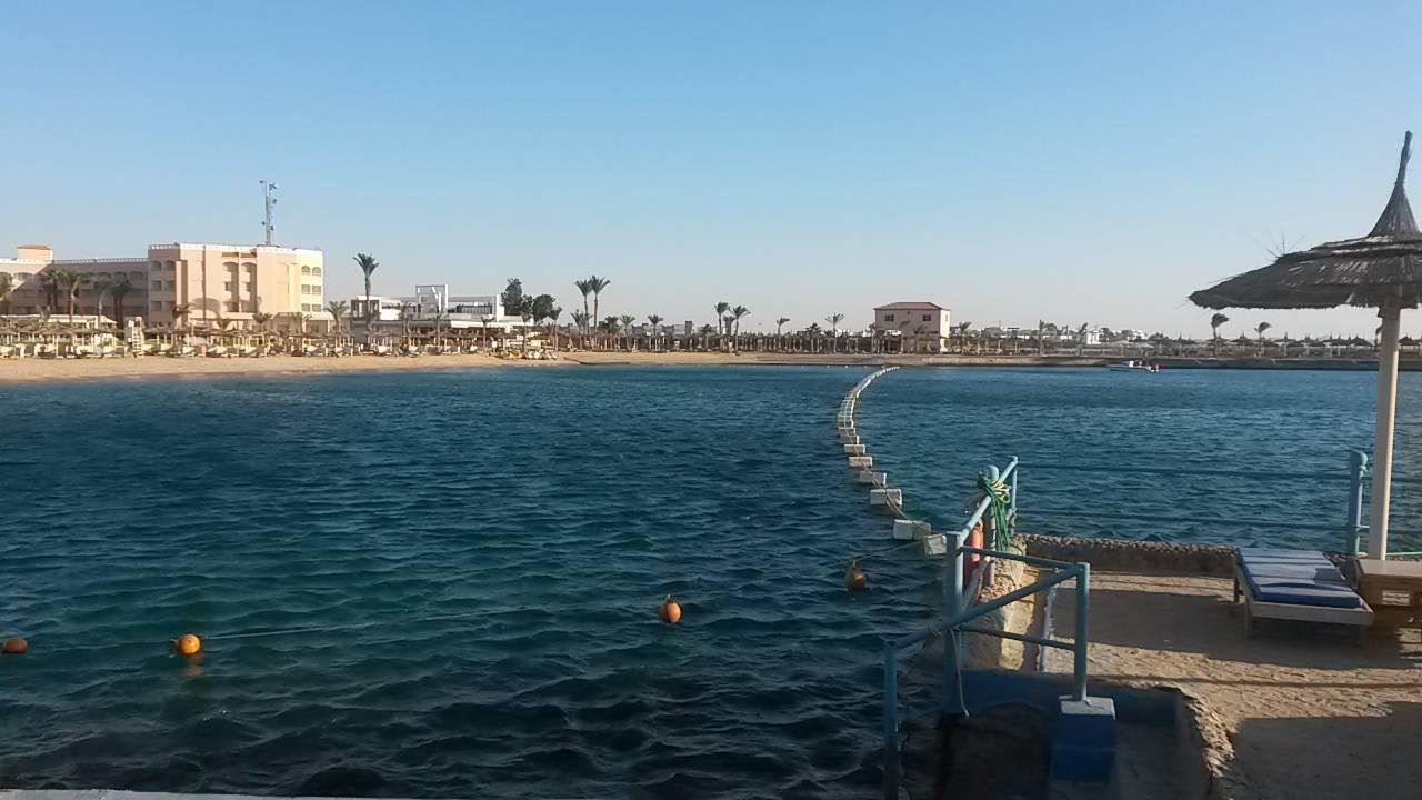 Stegausblick auf Meer Beach Albatros Resort
