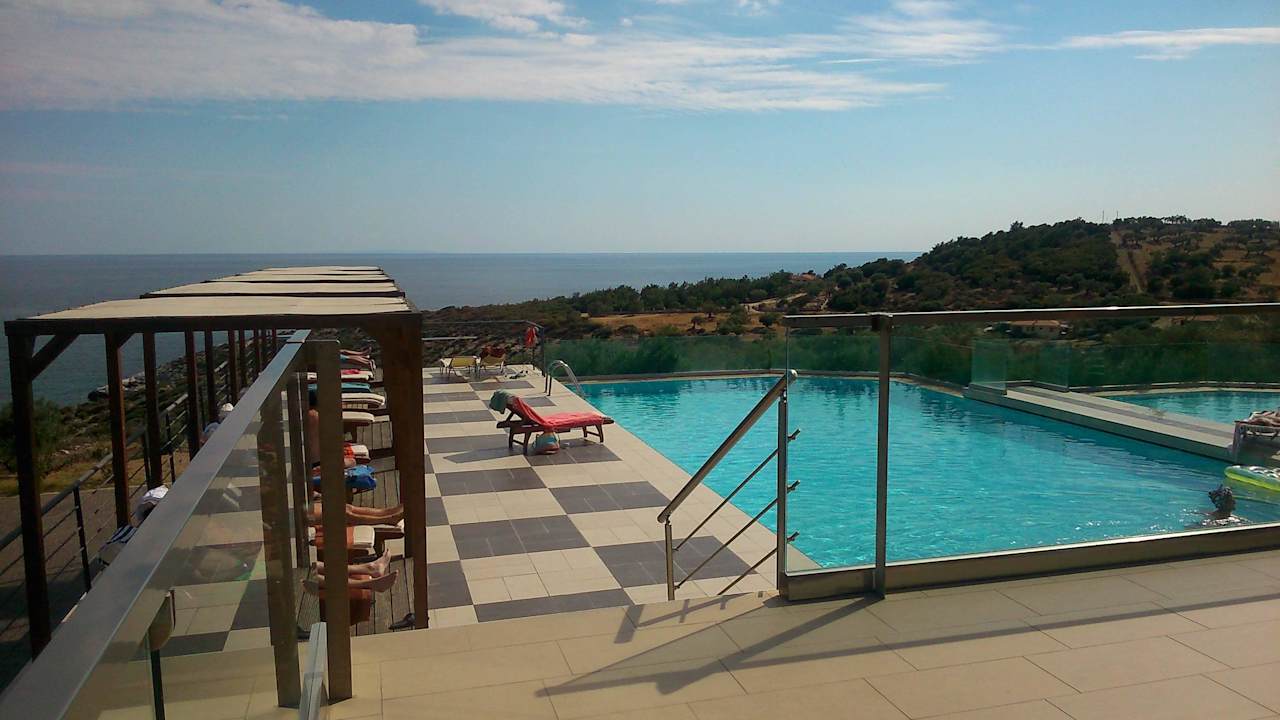 Der Pool mit Ausblick Aeolis Thassos Palace