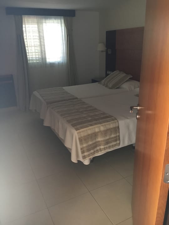 Zimmer HL Miraflor Suites Hotel