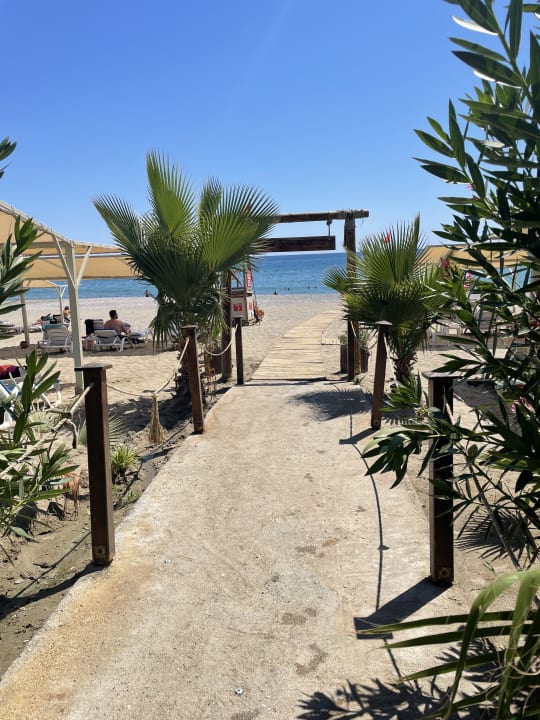 Strand Club Turtas Beach Hotel