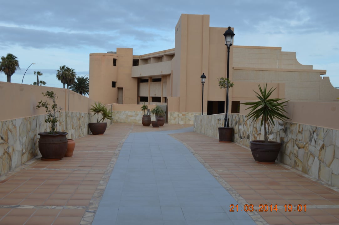 Weg zum Restaurant SBH Hotel Taro Beach