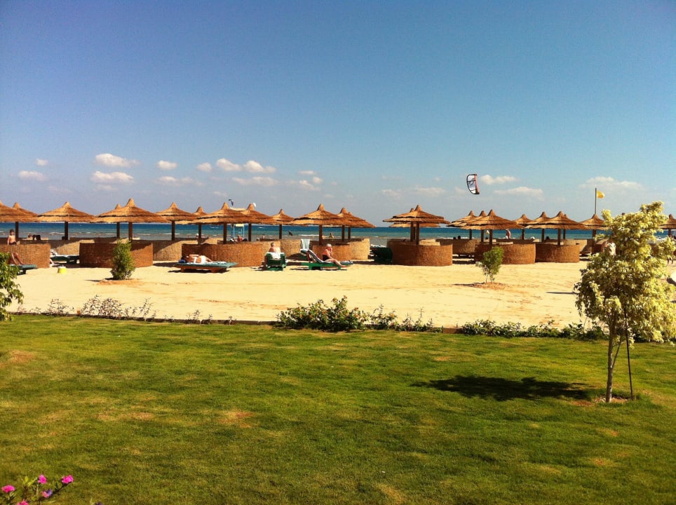 Strand... sauber und schön Titanic Resort & Aqua Park