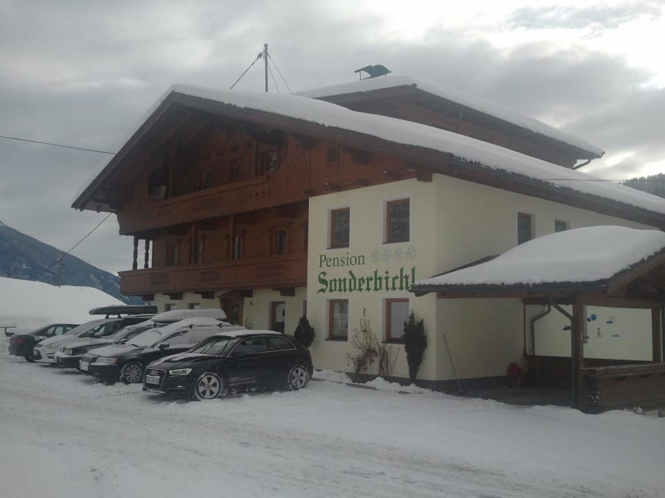 Unserer Pension - Straßenansicht Pension Sonderbichlhof