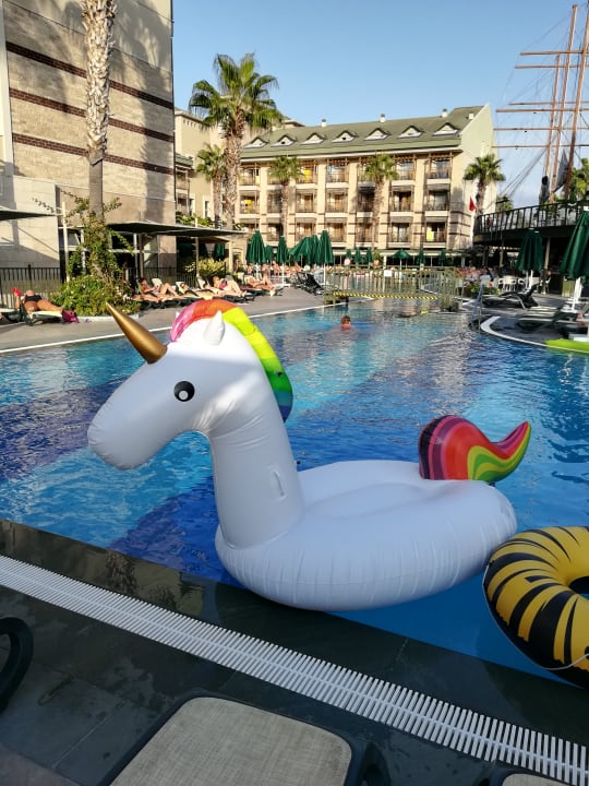 Pool Can Garden Resort