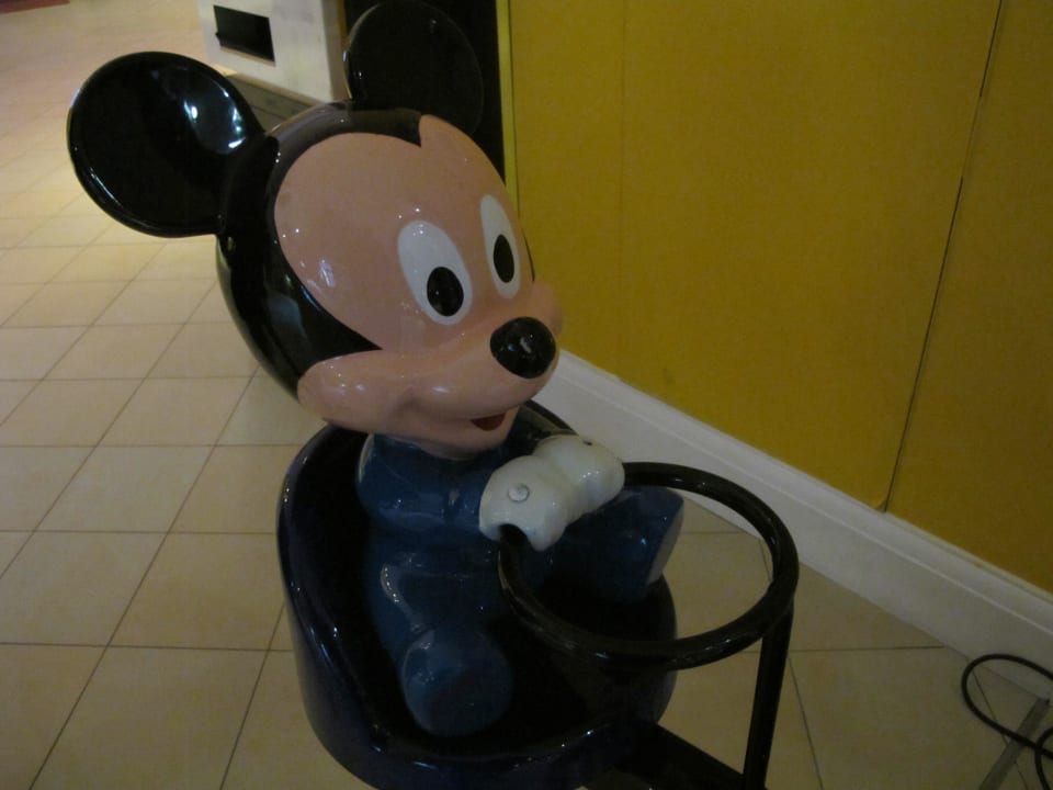 Wippe mit Mickymaus Grand Magic Hotel