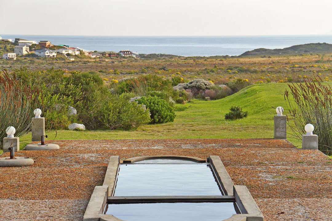 Entrance Hotel Sea Villa Glen Craig