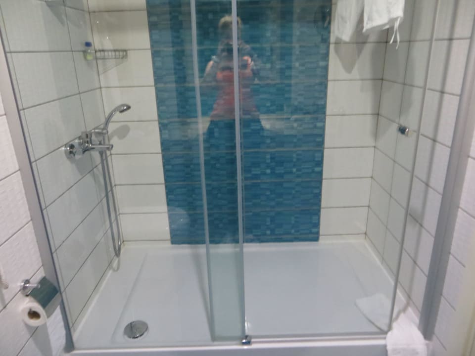 Dusche Crystal Tat Beach