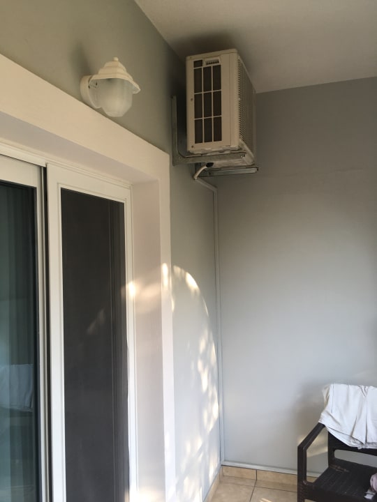 Zimmer Acharavi Beach Hotel