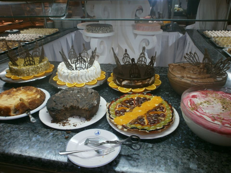 Nachtischsbüffet im Restaurant l'olivier Hotel El Mouradi Djerba Menzel