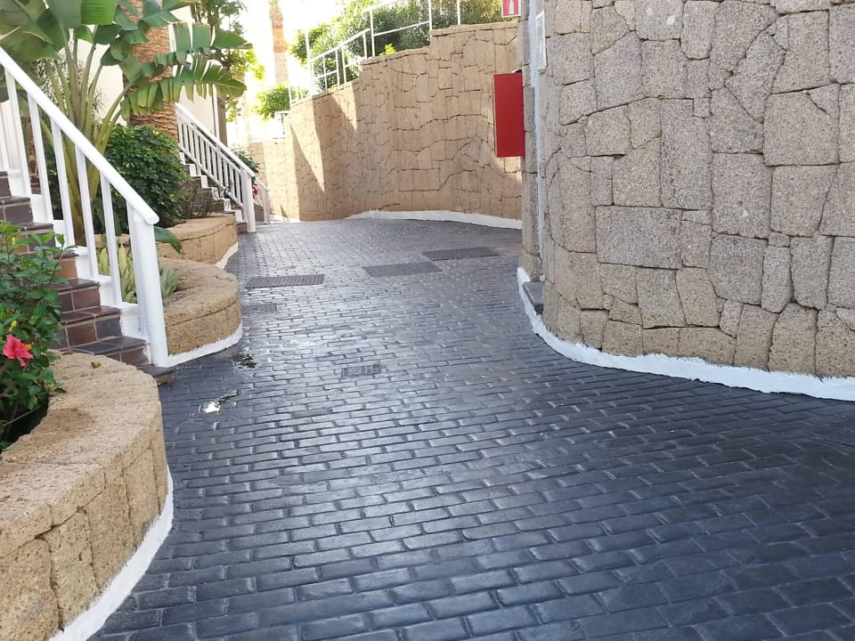 Gänge Los Olivos Beach Resort