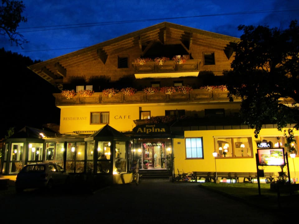 Alpina lauschig in der Nacht Hotel Alpina