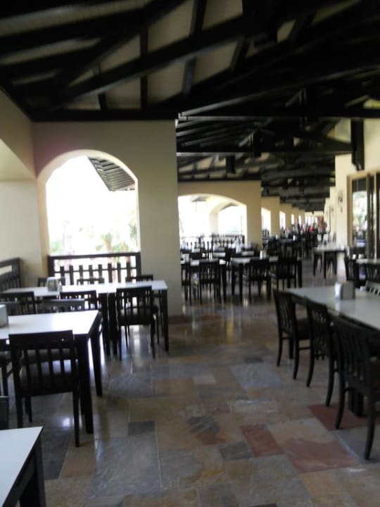 Außenbereich des Restaurants Melas Holiday Village