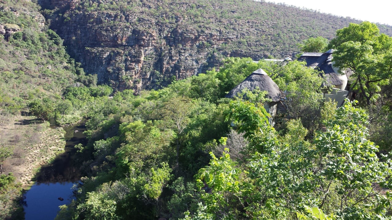 Blick auf Bungalows Hotel Clifftop Exclusive Safari Hideaway