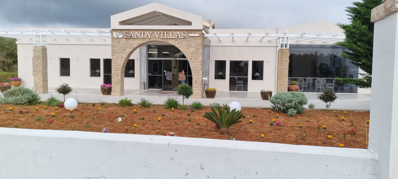 Außenansicht Sandy Villas Resort
