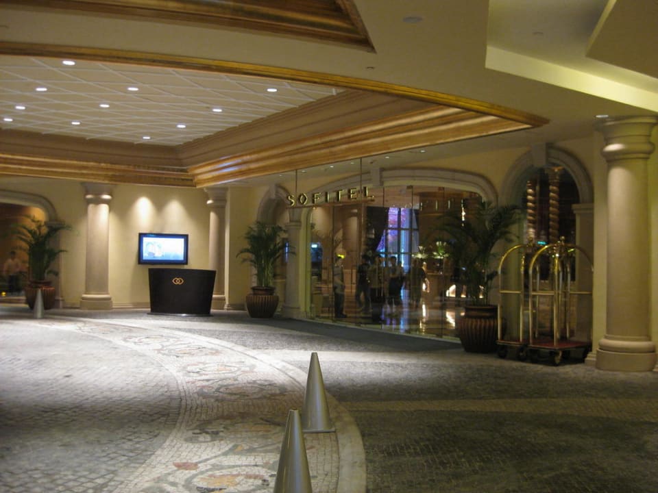 Eingang Hotel Sofitel Macau at Ponte 16