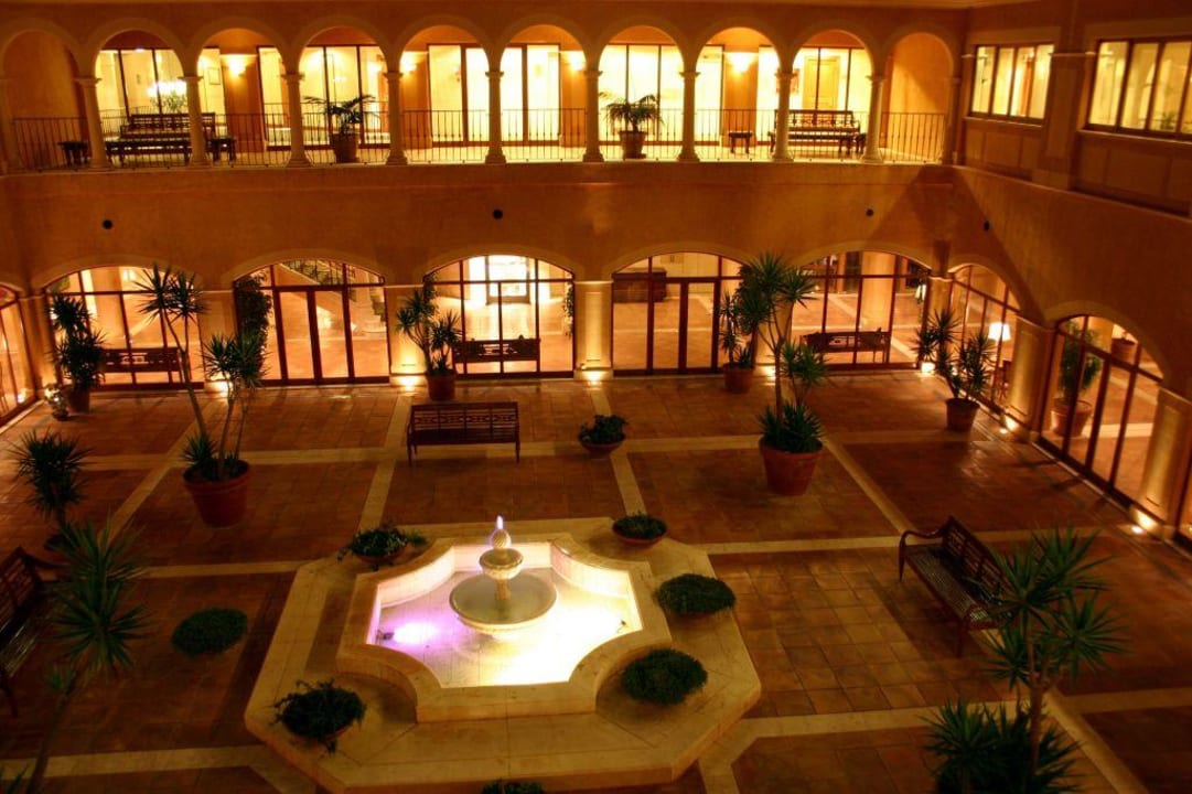 Innenhof Marriot Mallorca bei Nacht! Hacienda Son Antem Golf Resort, Autograph Collection