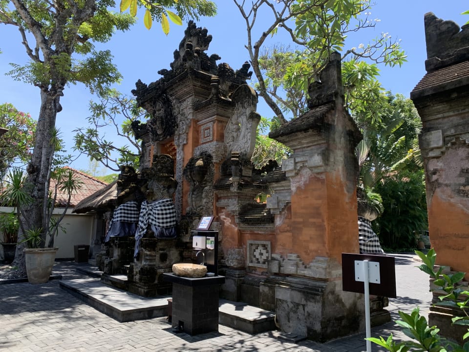 Sonstiges Puri Santrian