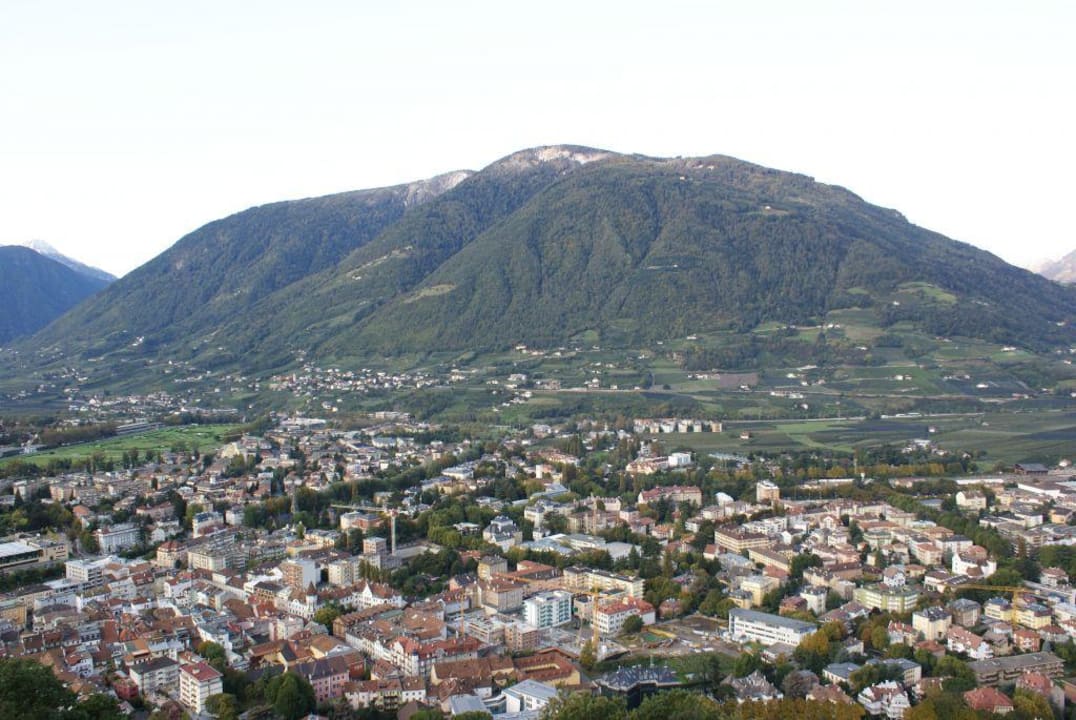 Blick auf Meran Hotel Bellevue