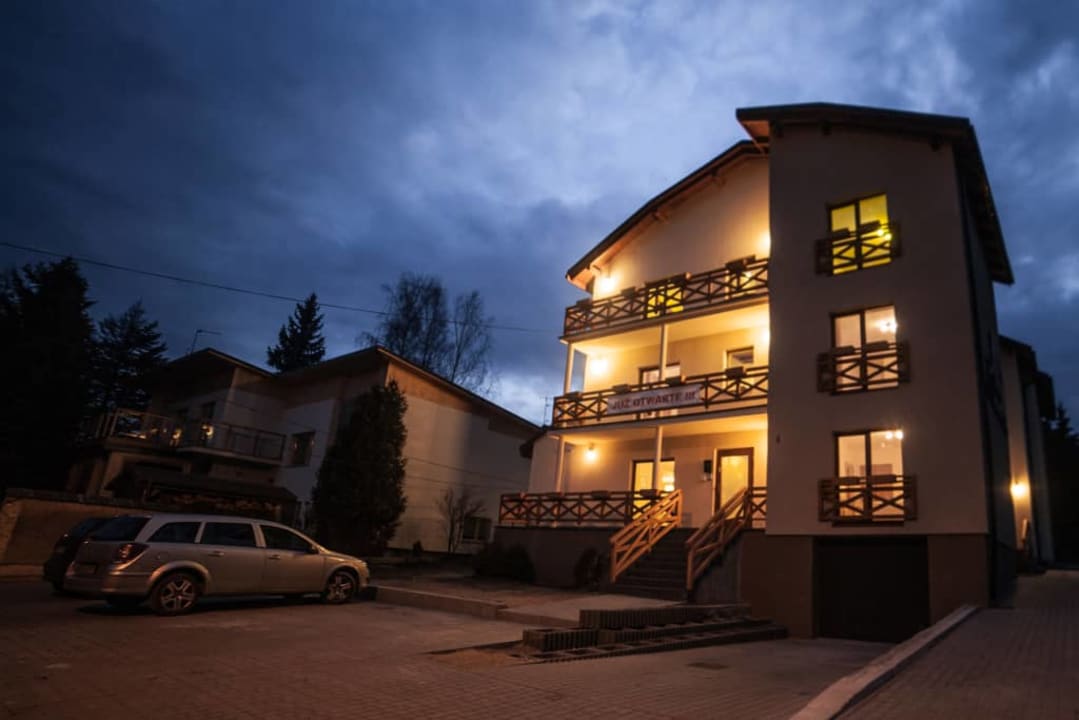 Nocą Rezydencja Pod Ochorowiczówką B&B