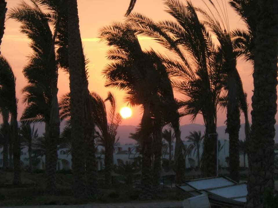 Sonnenuntergang Brayka Bay Resort