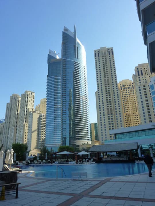 Ausblick vom Pool Richtung Marina Hilton Dubai Jumeirah