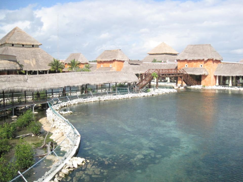 Angelegter See und Restaurants Grand Palladium Select White Sand Resort & Spa