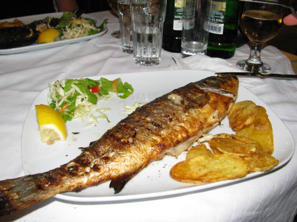 Lafraki - Wolfsbarsch vom Grill Hotel Dionysos
