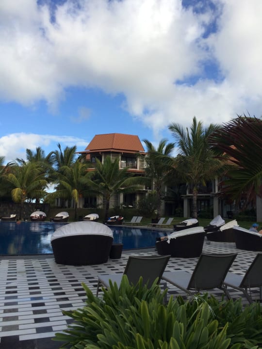 Grosser Pool Crystals Beach Resort Belle Mare, a member of Radisson Individuals