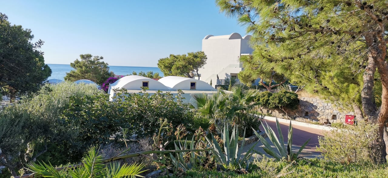 Gartenanlage Hotel Kakkos Bay