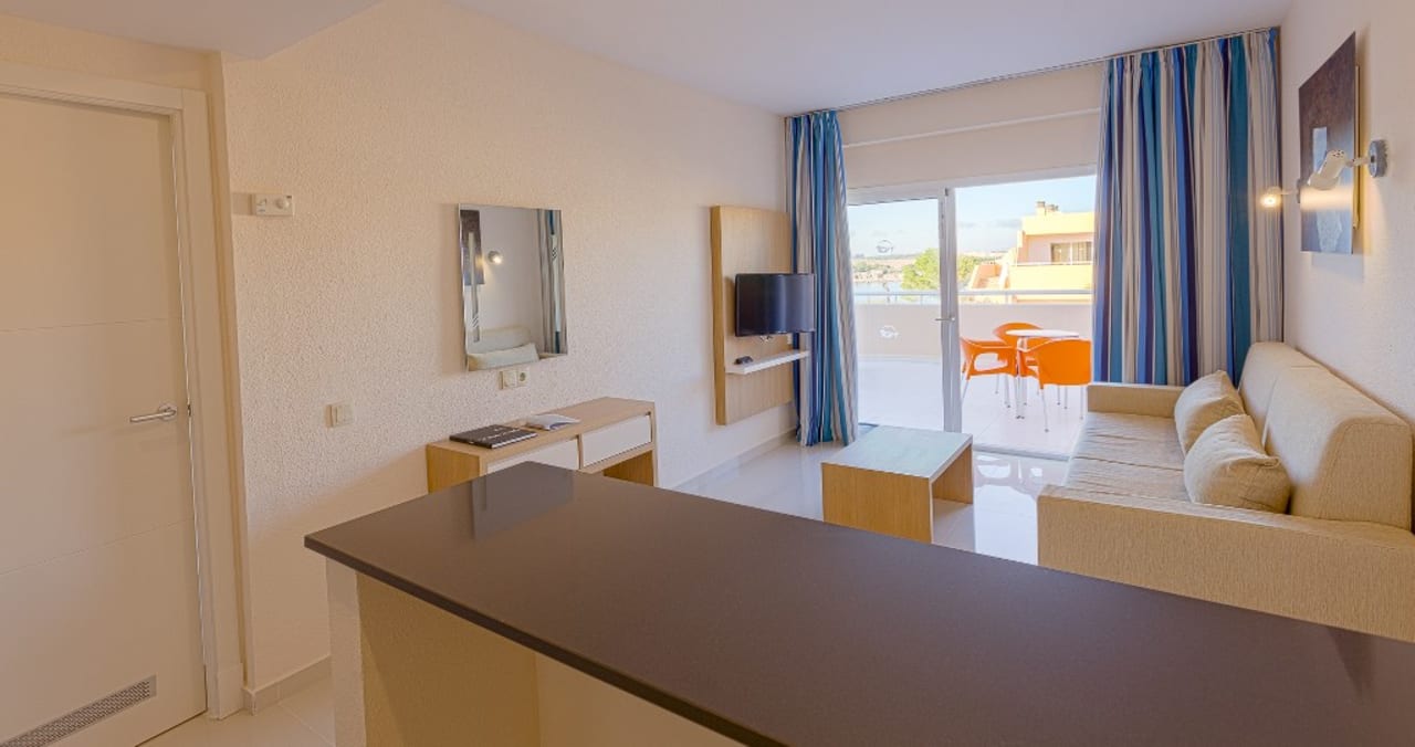 Zimmer Sirenis Seaview Country Club