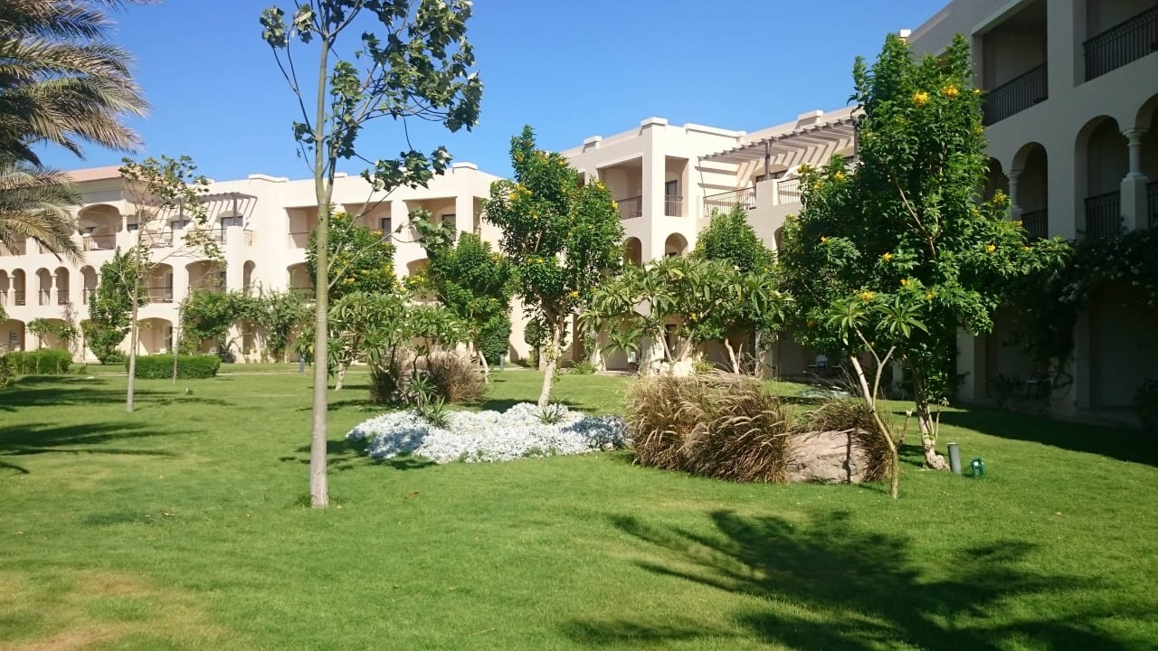 Территория JAZ Aquamarine Resort