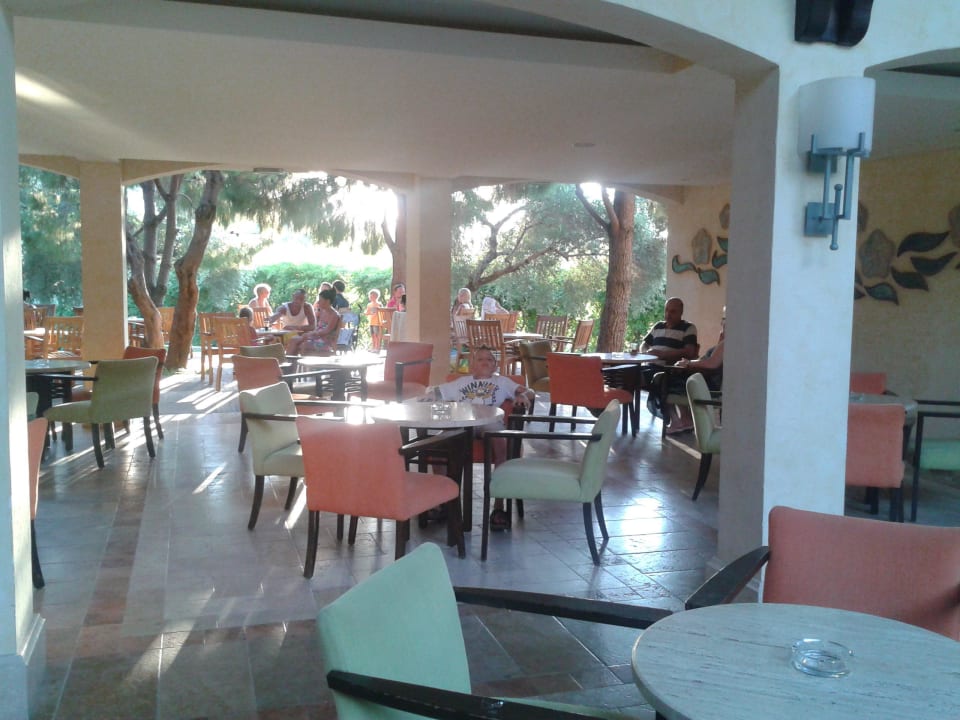 Sitzgruppe bei Lobbybar Melas Holiday Village