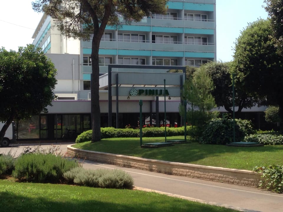 Hoteleingang Hotel Pinija