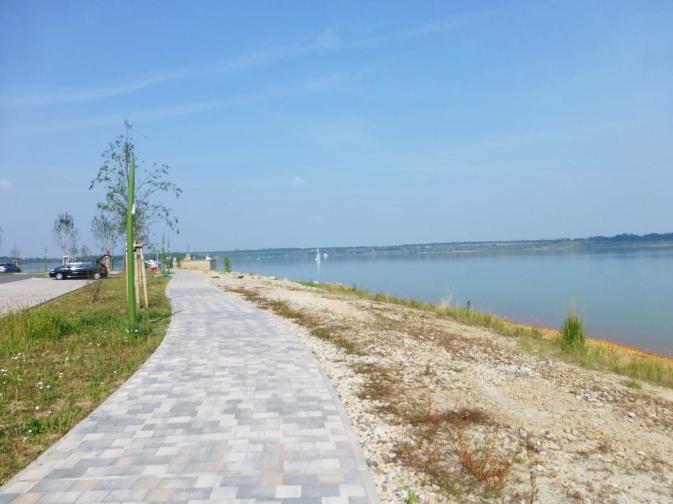 Außenanlage LAGOVIDA Ferienresort am Störmthaler See